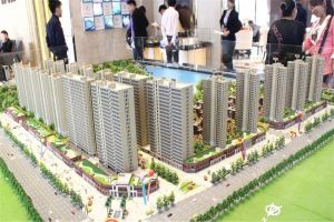 新力银湖湾户型方正,采光好视野好,诚心出售