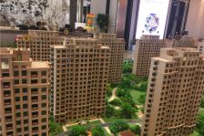 此房满五年,三开间朝南,南北通,自住精装修