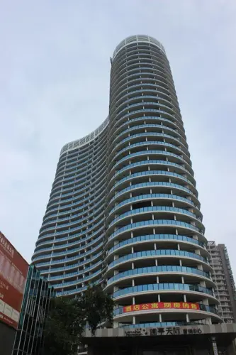 澜亭天际实景图项目仰拍实景图（2016-06-23）