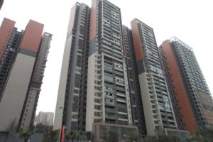 华邑阳光里4室1厅东南