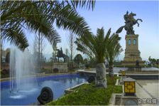 小区环境优美,带双游泳池,运动设施齐全,