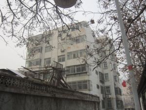 十笏园旁多层1楼不带院可外开门