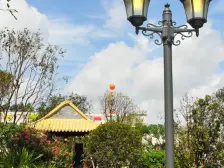 海德二期 中间楼层四房两卫出售215万 带家私家电