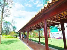 次新小区,精装修四房三卫,带200方大花园,诚意出售