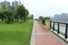 岷江河畔!105平精装电梯大三房带双阳台证满两年