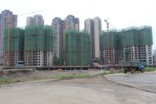 翡翠国际紫云府,豪 华 装修,带家具家电,拎包入住。