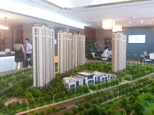 小区位置优越,郑东新区龙子湖,南邻东风渠,交通便利