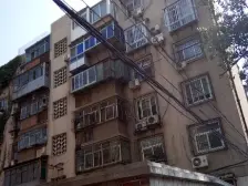 四总 户型方正,低楼层装修好,采光充足,交通便利。