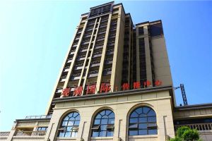 正规4房的花园洋房。前后有花园。无高税,无抵押