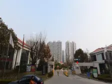 双拼别墅 精装修 有大院子 产证183平实用 300平