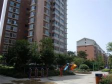 出售东兴花园低楼层三室朝阳双气带车库售价109万