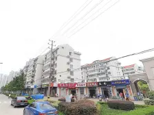 此房实际面积大 户型方正,楼层佳 全天候采光