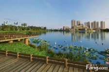 昆仑东湖一号电梯高层湖景房通透性很好采光好