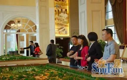 ���½����п�