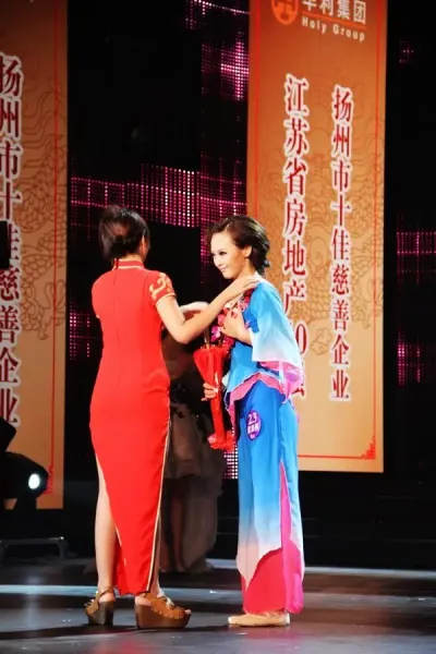 【房天下播报】华利2012中国扬州美女大赛 智谷华府 "13进12"晋级赛