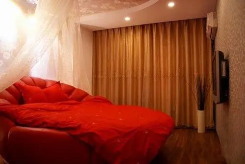 ���ײ�ͬ���С����ϲ��鷿����װ�����Ч��ͼ