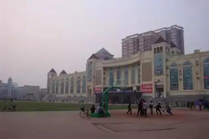 ���˹���԰�ܱ�����